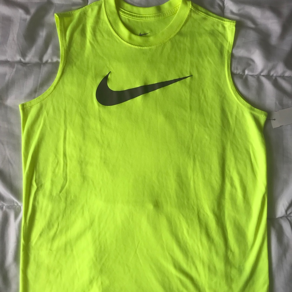 Nike short sleeve